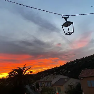 Couette-café Coeur De Village, Bormes-les-Mimosas